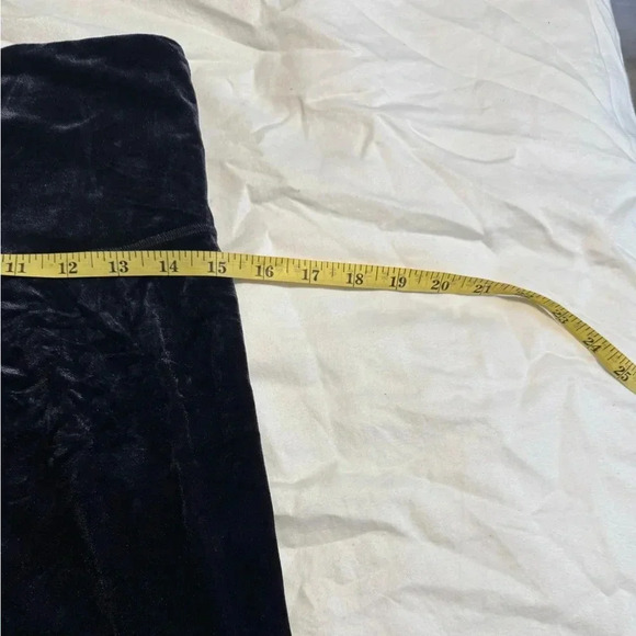 Athleta Elation Velvet Tight Leggings Women Size Medium Black Stretch 511387 - Picture 12 of 14